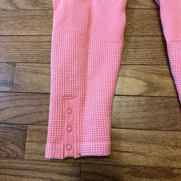 Aerie Coral Ribbed Leggings - Picture 2 of 3